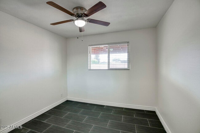 Building Photo - 1881 E Concorda Dr