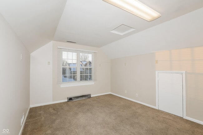 Building Photo - 2011 Lohr Dr