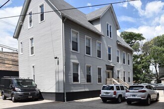 Building Photo - 3230 N Clark St