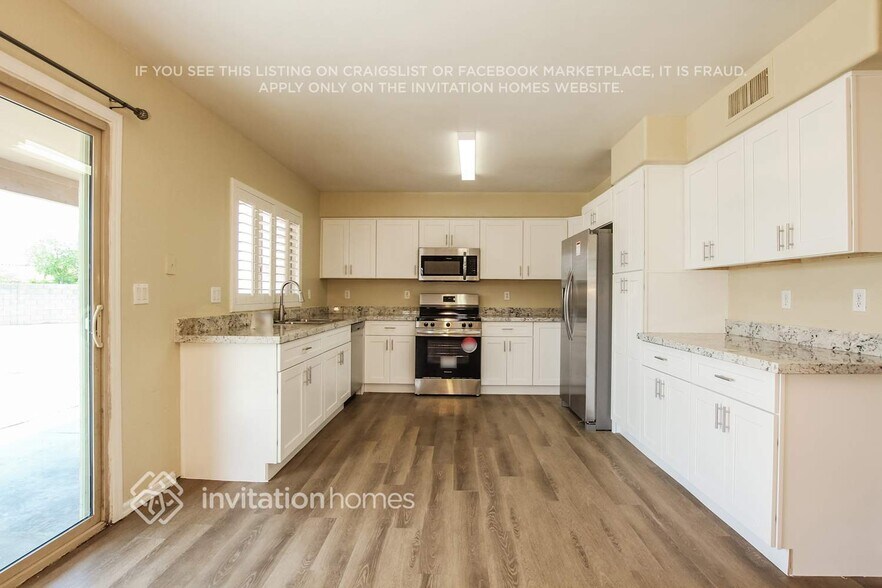 Building Photo - 5822 S 54th Ln