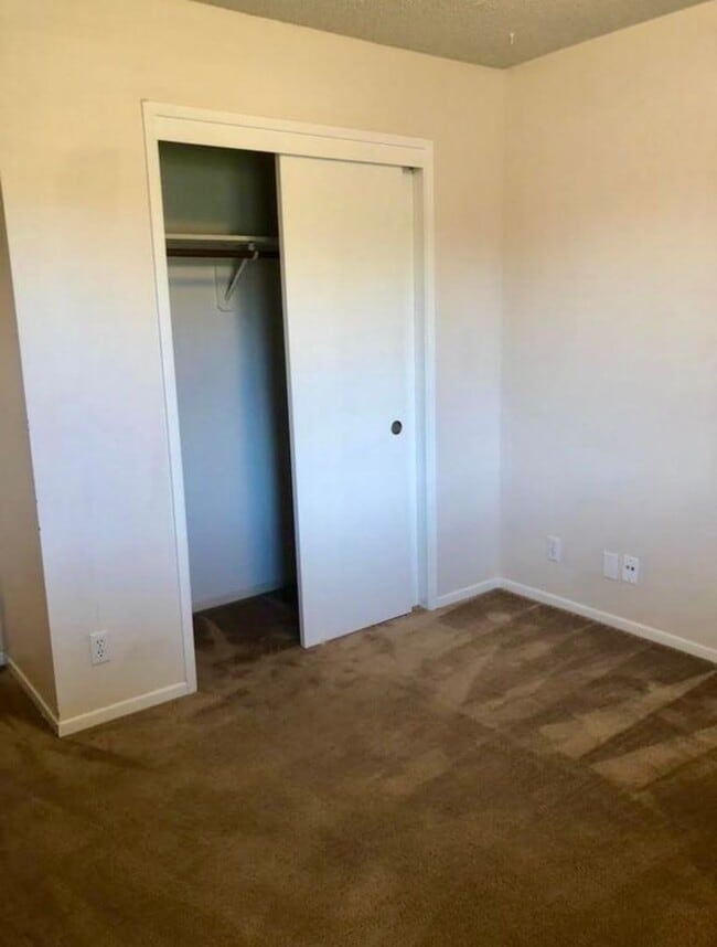 Building Photo - Montecito Estates 3 Bed/ 2 Bath Home