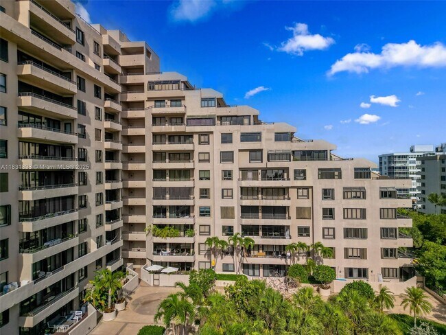 Building Photo - 251 Crandon Blvd