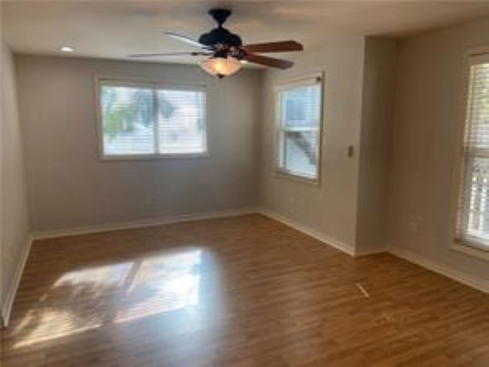 Living/dining - 5943 General Haig St