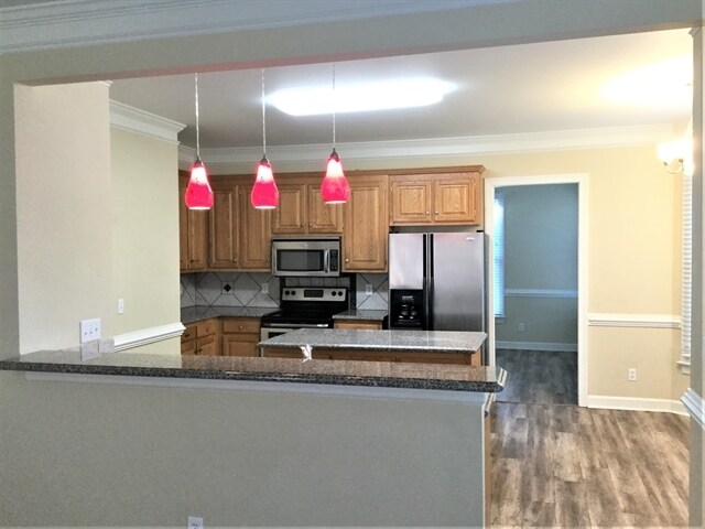 Building Photo - 8401 Forest Shadow Cir