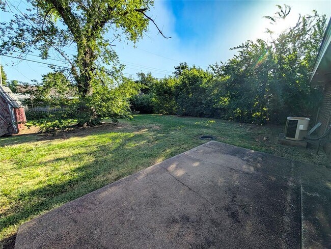 Building Photo - 2709 SW 55th St