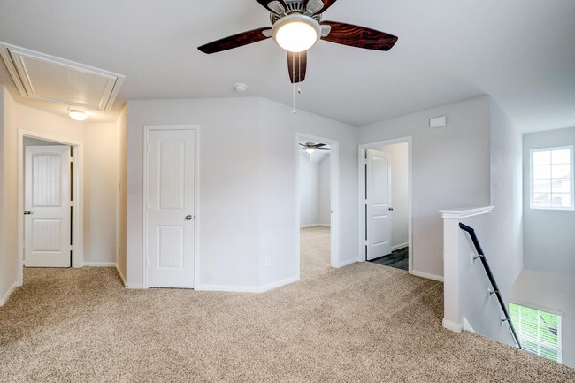 Building Photo - 934 Grand Emperor DR