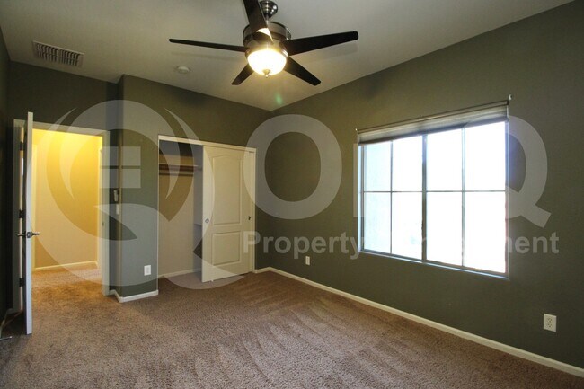 Building Photo - 28978 N 70th Dr