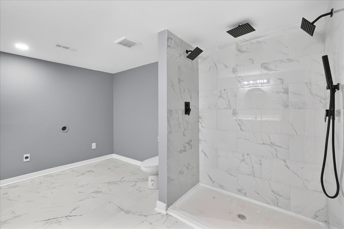 Building Photo - 141 Old Silo Rd