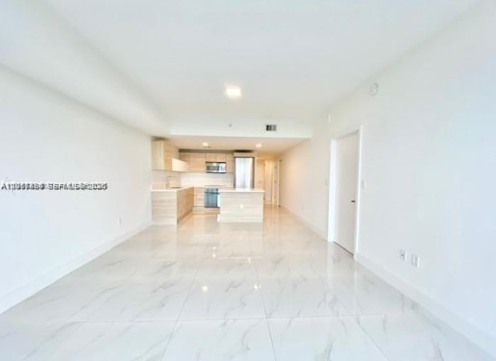 Building Photo - 16385 Biscayne Blvd