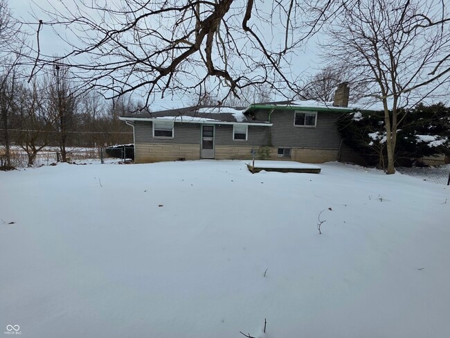 Building Photo - 10166 Southeastern Ave