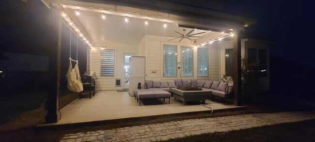 Building Photo - 5801 Antioch Cv