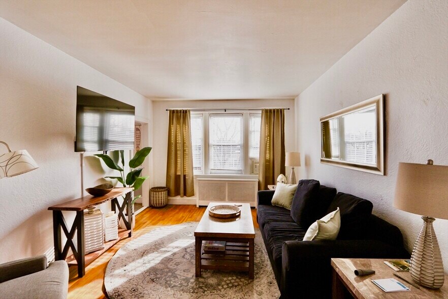Primary Photo - 36 Hillside Ave