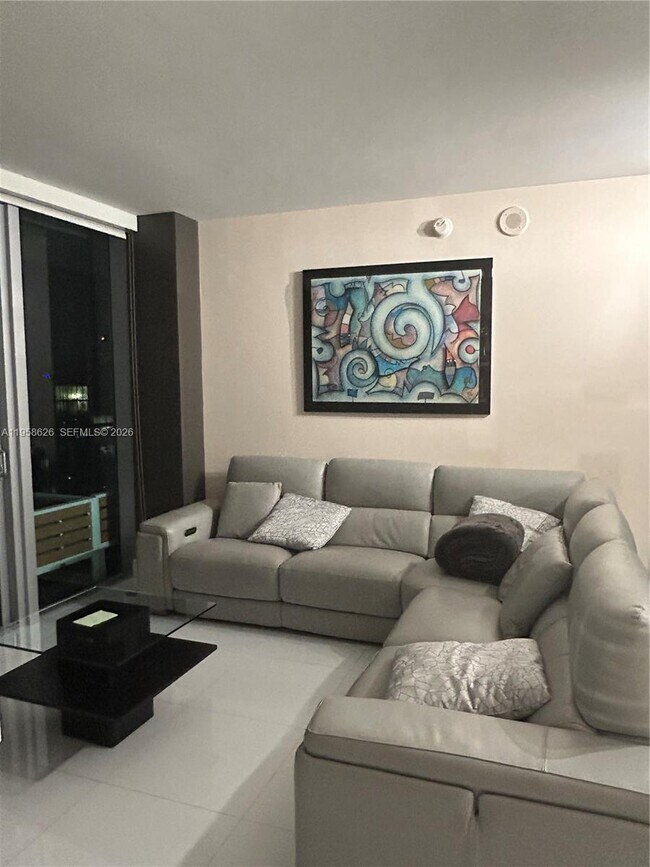 Building Photo - 92 SW 3rd St