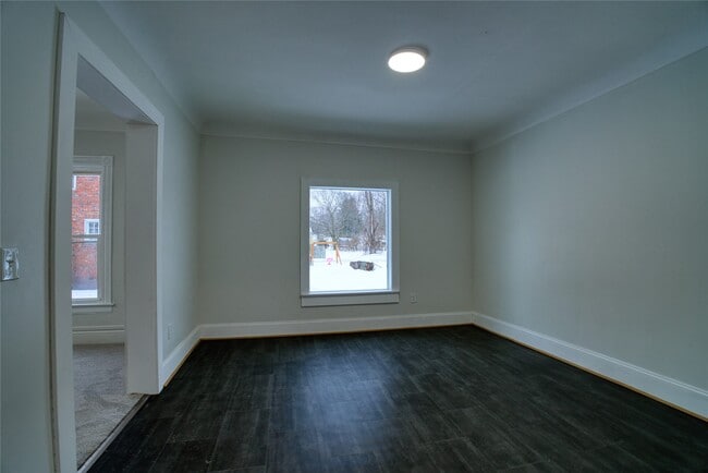 Building Photo - 1702 Lake St