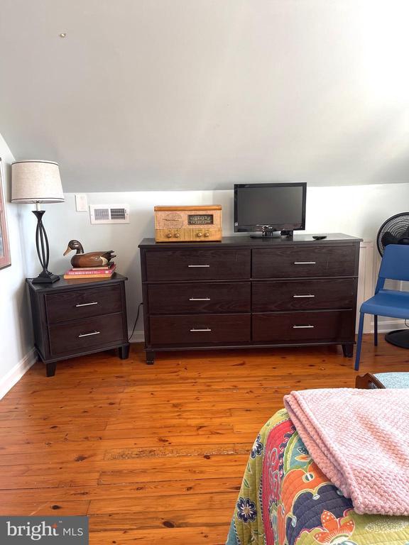 Building Photo - 221 Madison St