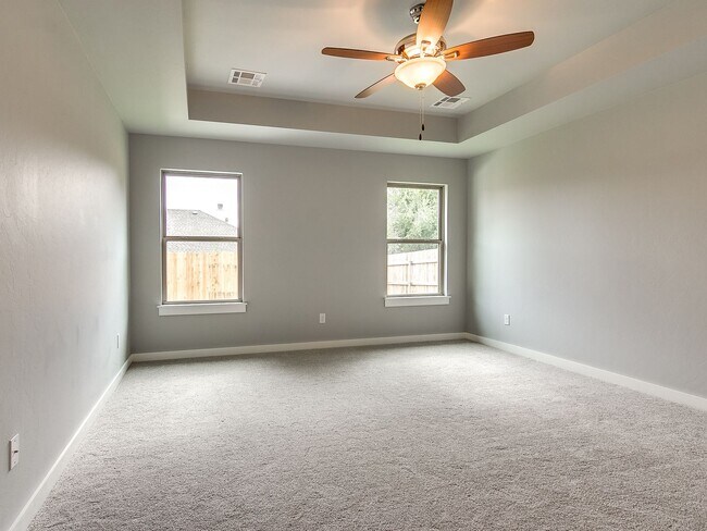 Building Photo - Modern Home in Edmond Schools - 4 bedrooms...