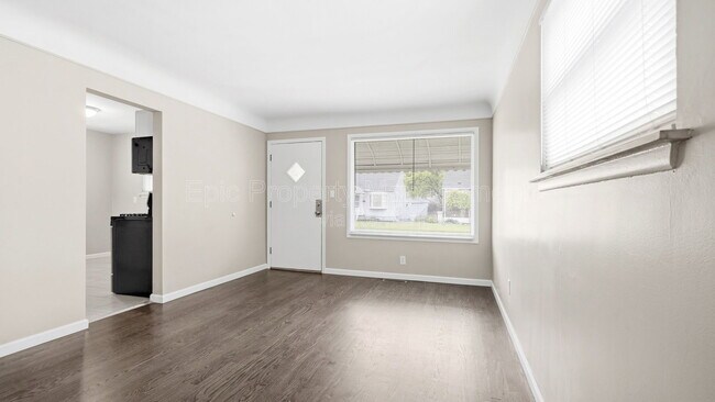 Building Photo - 1072 Mill St