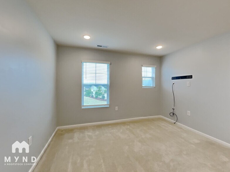 Building Photo - 2101 Attend Xing