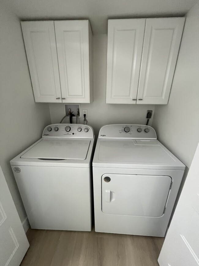 New Full size washer & dryer - 16181 Dublin Cir