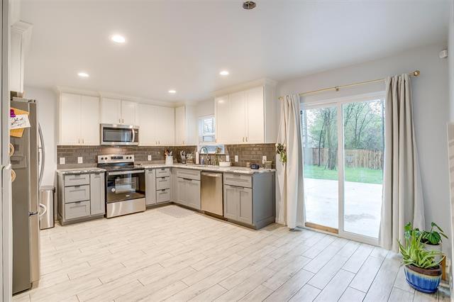 Building Photo - 5624 Donnelly Ave