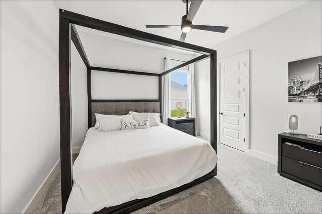 Building Photo - Luxury 4-bedroom, 3-bathroom home with an office and media room in Aledo!