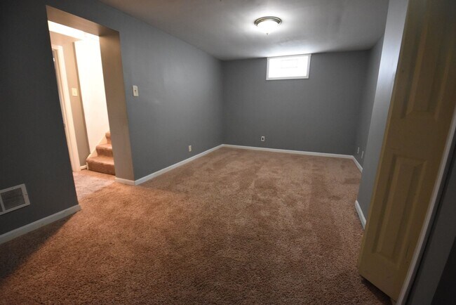Building Photo - Cute 2 Bedroom In Mishawaka Near the River