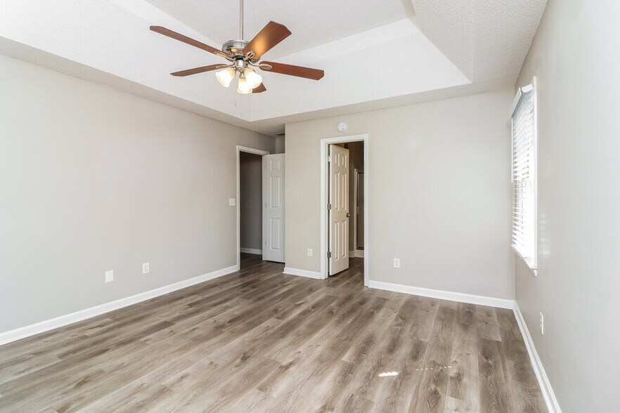 Building Photo - 3330 Dogwood Dr