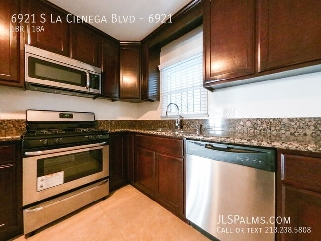 Building Photo - 6921 S La Cienega Blvd