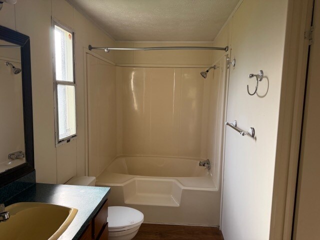 Building Photo - 835 Milford Rd