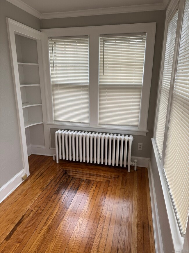 Building Photo - 114 Kneeland Rd