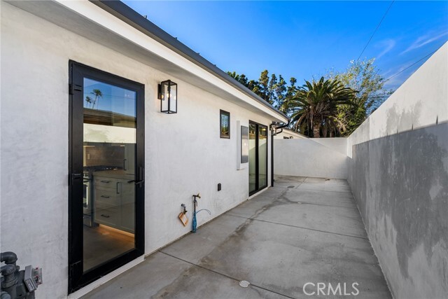 Building Photo - 251 Costa Mesa St