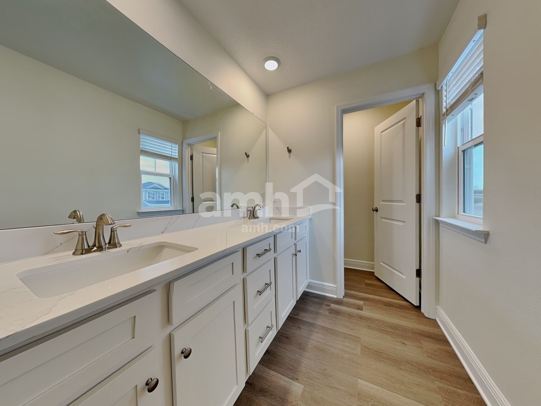 Building Photo - 5939 Sycamore Pl St