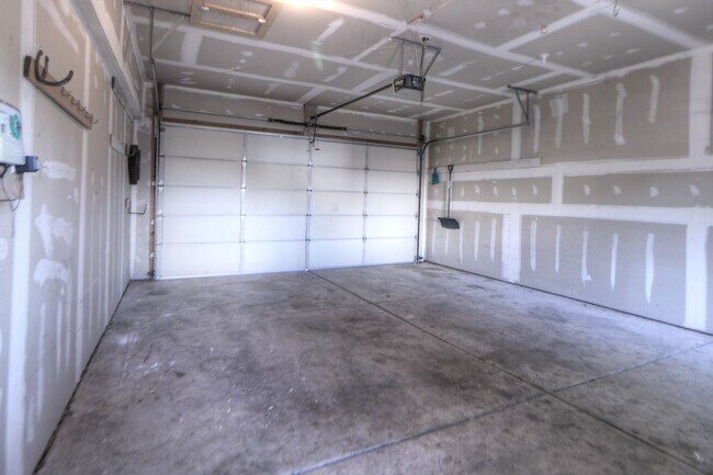 Building Photo - Pet Friendly American Fork Home