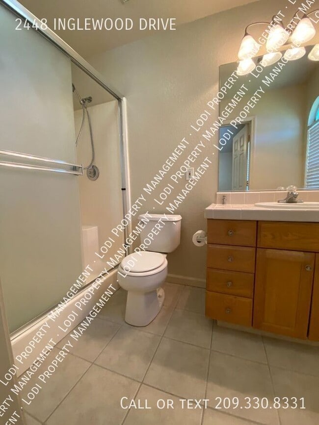Building Photo - 2448 Inglewood Dr