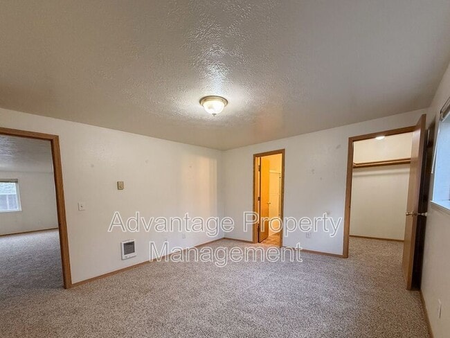 Building Photo - 240 S Monmouth Ave