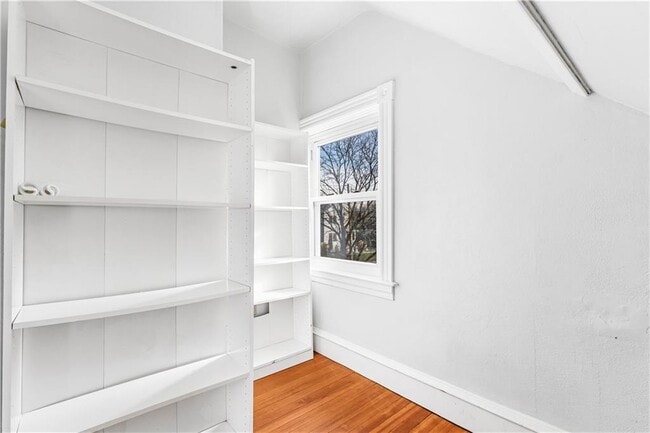 Building Photo - 9 Linden Ave