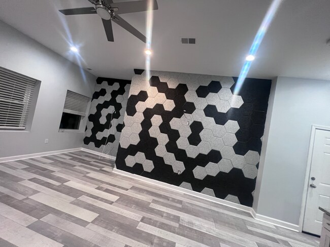 Building Photo - 3659 S Indiana Ave