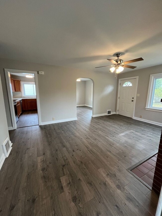 Building Photo - Newly Renovated Single-Family Home in Wash...