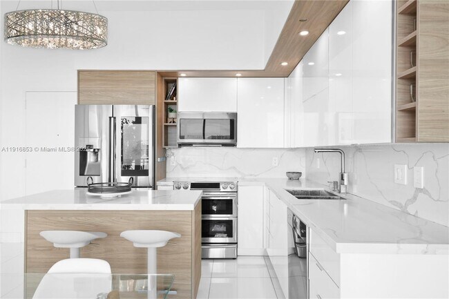 Building Photo - 92 SW 3rd St