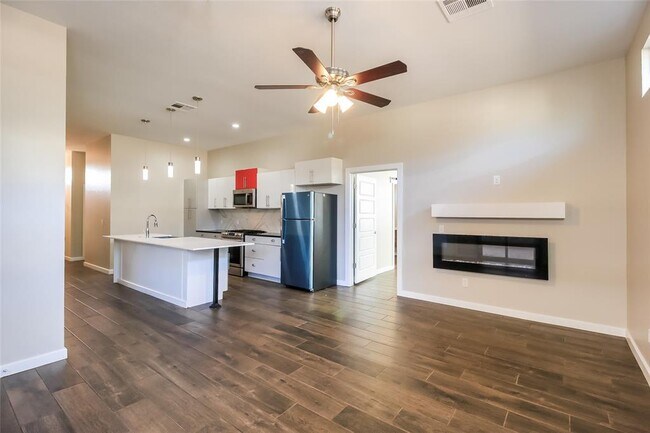 Building Photo - 11215 Paradise Out Ln