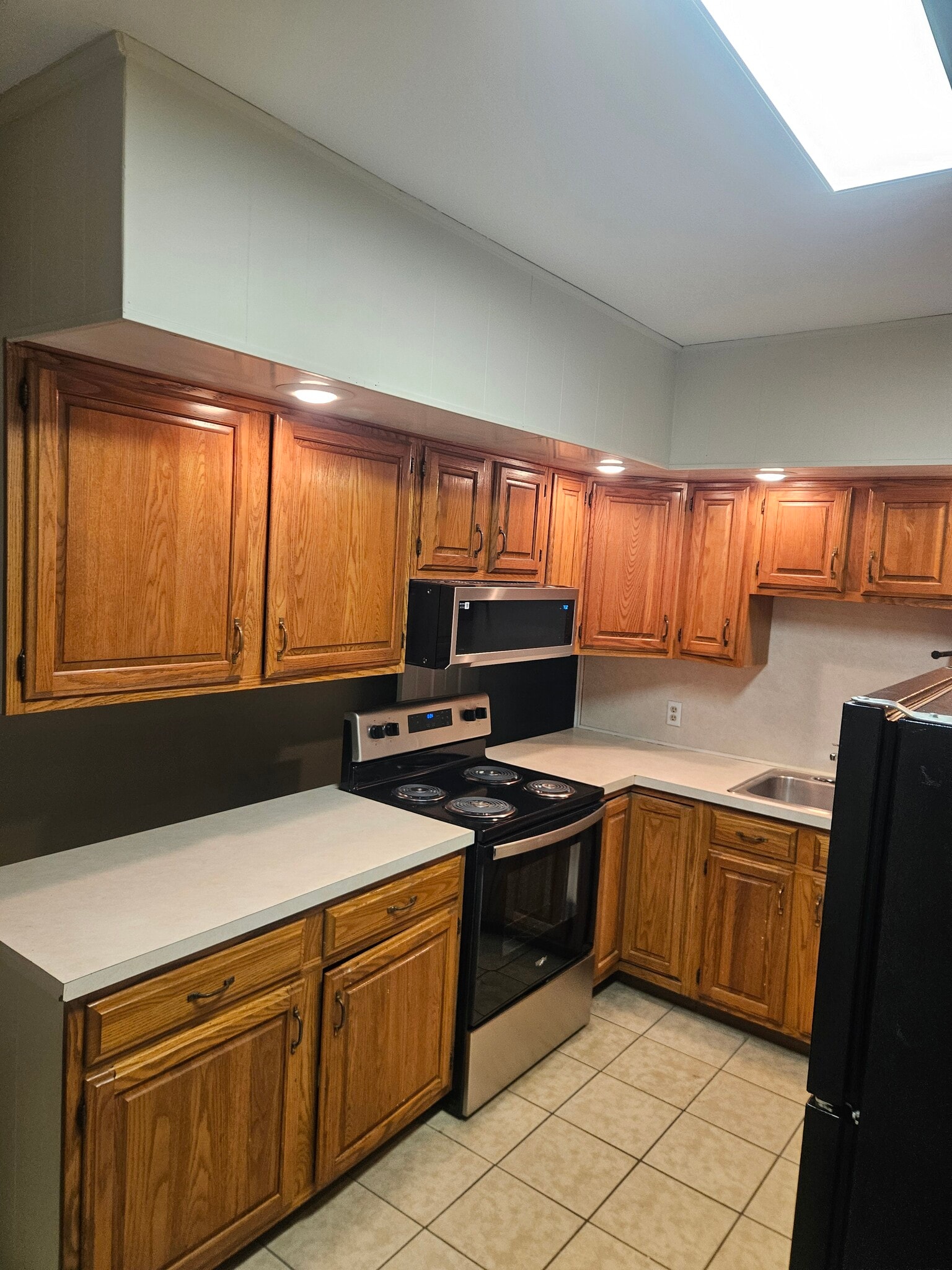 Building Photo - 460 State St