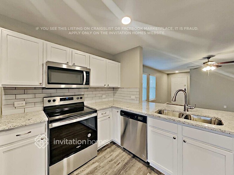 Building Photo - 12700 Ocean Spray Dr