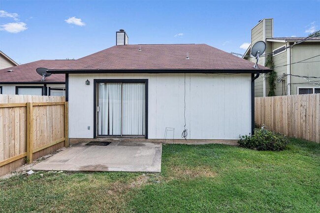 Building Photo - 13357 Water Oak Ln