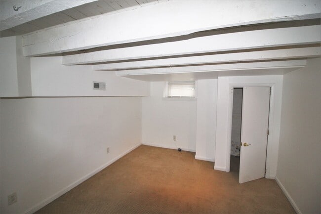 Building Photo - Gorgeous 2bd/1.5 ba Canton townhome. OSP, CAC, W/D and more! Available 3/13