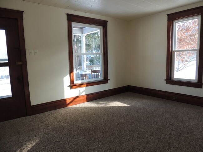 Building Photo - 3 Bedroom Townhouse in Pleasant Gap
