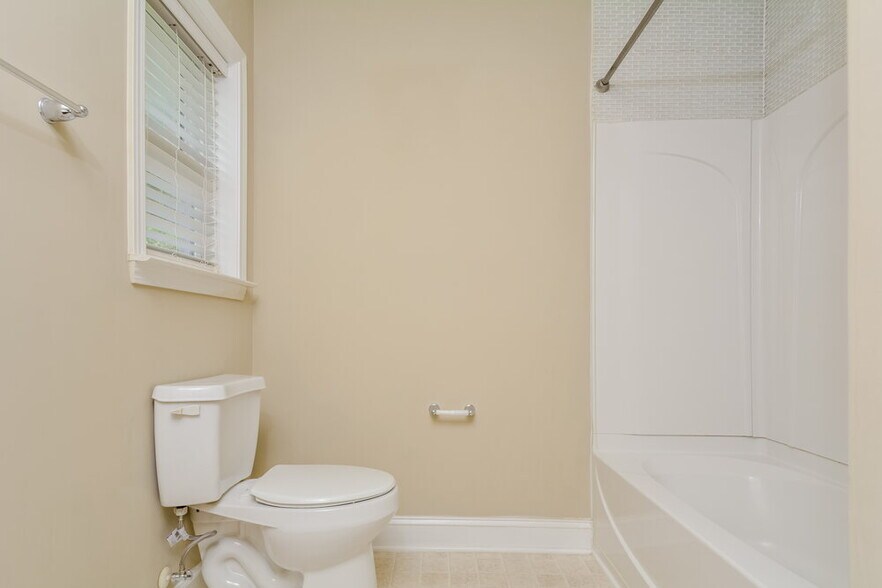 Building Photo - 674 Averasboro Dr