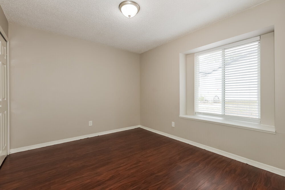 Building Photo - 3322 Silverpond Dr