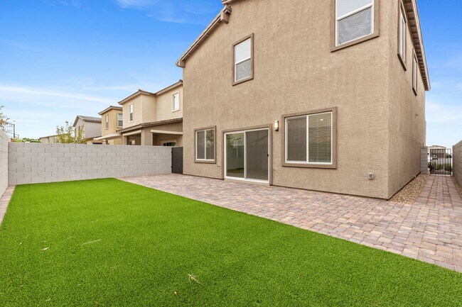 Building Photo - 4469 Sawyer Rdg St