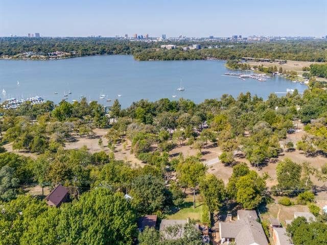 Building Photo - 9443 Waterview Rd