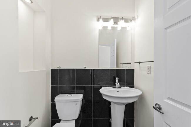 Building Photo - 10009 Sinnott Ct